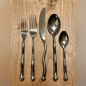 Izabel Lam Sphere 5 piece setting flatware
